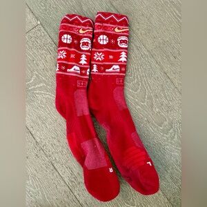 Men’s Nike Elite Basketball Crew Christmas Socks Red White Size Medium